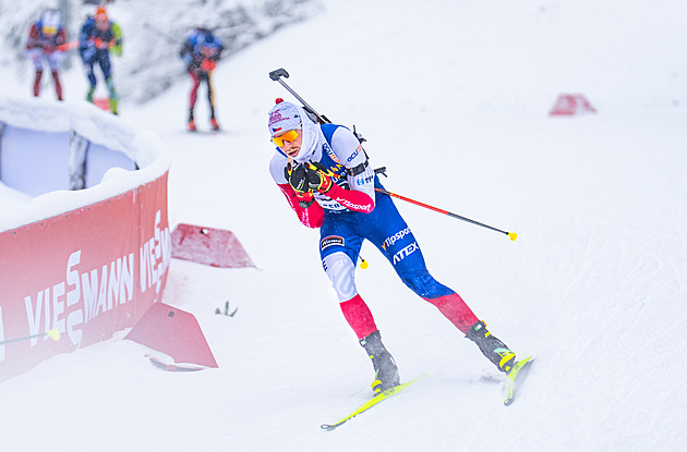 Biatlon ONLINE: Muži jedou štafetu, Hornig rychle dobil a po první střelbě je pátý