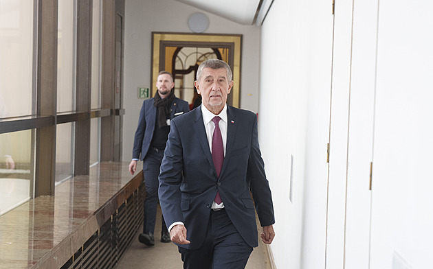 Babiš žádá o důvěru, dostane ji i od SPD. Muniční iniciativa se bude dál řešit