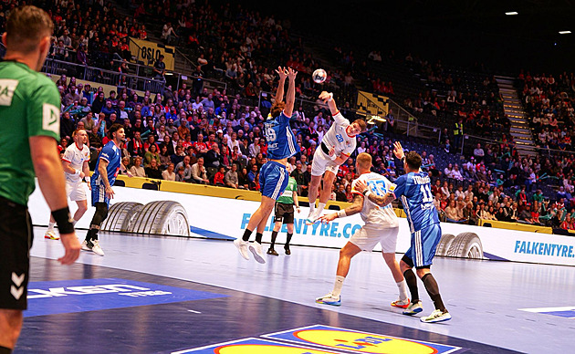 Čeští házenkáři začali ME porážkou, obhájci zlata z Francie zápas kontrolovali