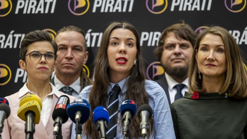 Piráti volí nové vedení: Hřibovské kormidlo, nebo přijde „ostravská“ změna?