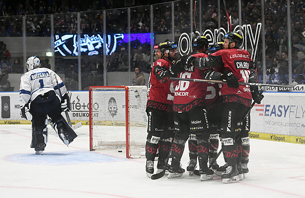 Budíček v pravý čas. Sparta odvrátila konec a kouče těšilo: Puky najednou lítaly