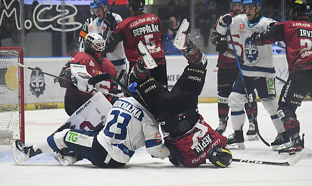 Sparta dál žije. Porazila Kladno a srovnala sérii. Brno proměnilo mečbol, Motor končí