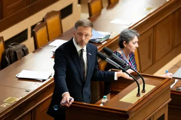 Opozice kritizuje jednání o poplatcích. Média budou mít nezávislost, ujišťuje Babiš