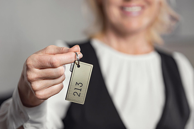 Hrůza v Turecku. Namísto luxusního apartmá je ubytovali v temném sklepě s plísní